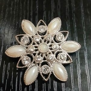 Pearl Accent Floral Brooch in Silver Tone